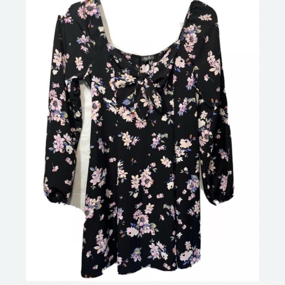 Lily Rose Long-Sleeve Tie Front Dress size M